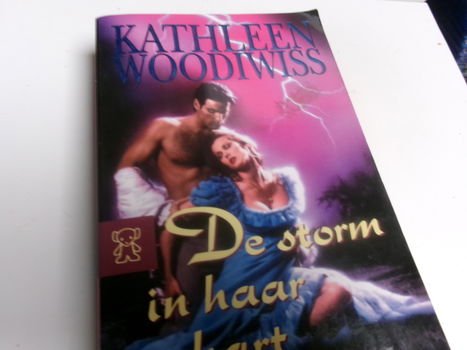 De storm in haar hart - Kathleen Woodiwiss - 0