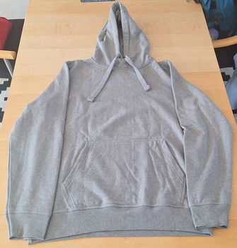 Te koop een nieuwe grijze hoody van Identic (maat: XL). - 0