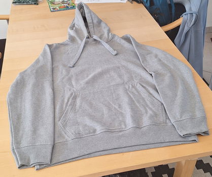 Te koop een nieuwe grijze hoody van Identic (maat: XL). - 2