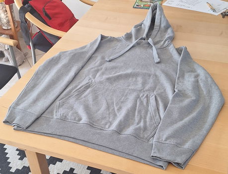 Te koop een nieuwe grijze hoody van Identic (maat: XL). - 7