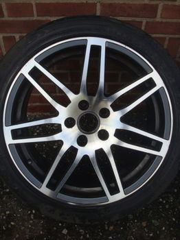 18’’Inch Audi rs4 Blechk Velgen en banden 5x112 - 0