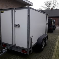 gesloten aanhangwagen