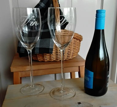 2 hoge wijnglazen van Rivièra Maison - Vin - 30 cm hoog - 2