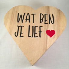 houten doos in hart vorm & quote over de liefde adv 1