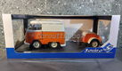 Volkswagen Kool Kombi wit/oranje 1/18 Solido Sol118 - 3 - Thumbnail