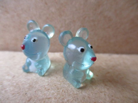 adv9895 disney figuurtje heel klein 2 - 0