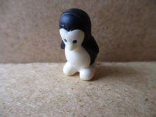 adv9900 disney figuurtje heel klein 7