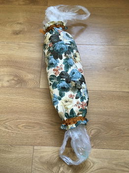 plastic zakken houder in retro stof rozen & bloemen dessin - 2