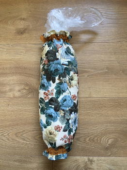 plastic zakken houder in retro stof rozen & bloemen dessin - 3