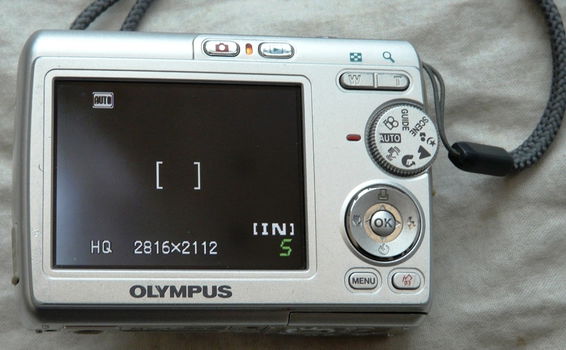 Digital Camera, type: FE170, Merk: Olympus - 6MP, Silver, met Accessoires. - 1