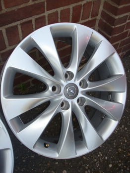 18 inch Originele GTC Opel Velgen Steek 5x115 - 1