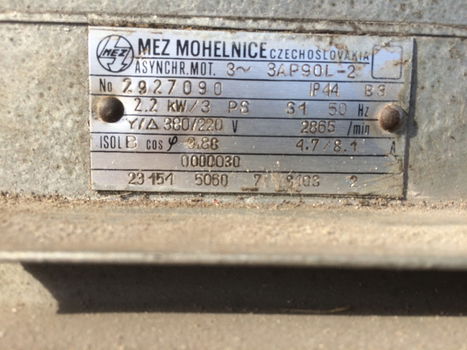 Motor MEZ MOHELNICE 220/380 volt, 2865 t/min. 2,2 kw., diameter as = 24mm - 4