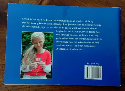 Scoubidou vakantieboek - kleurige draadjes knopen - 1