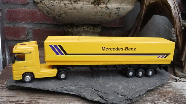 Schaalmodel mercedes actros - 0