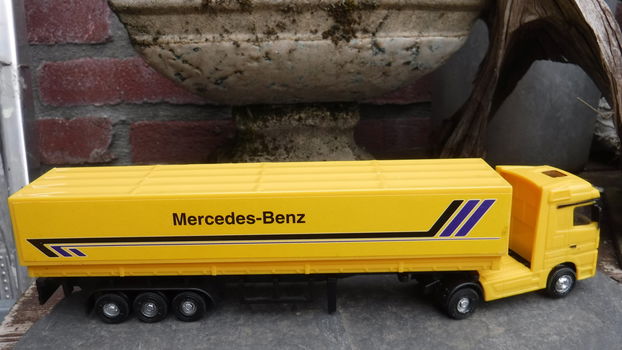Schaalmodel mercedes actros - 4