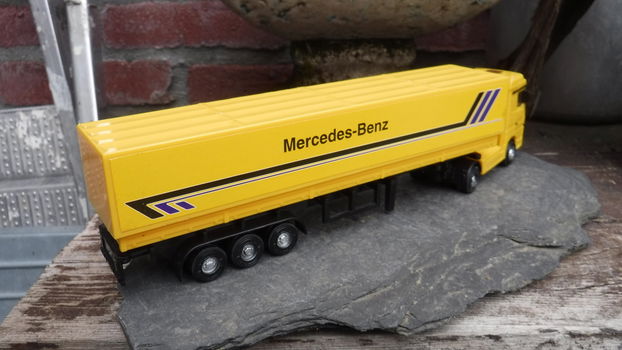 Schaalmodel mercedes actros - 5