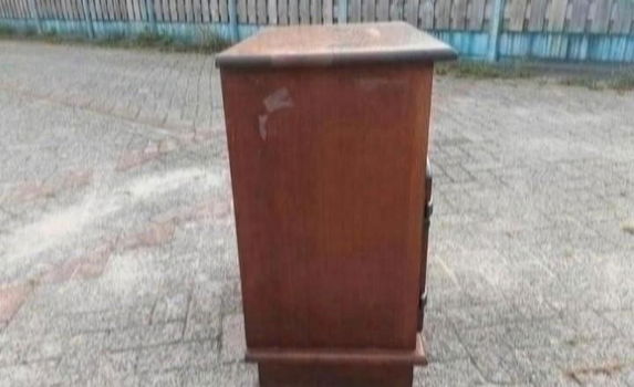 Oude houten kast - 4