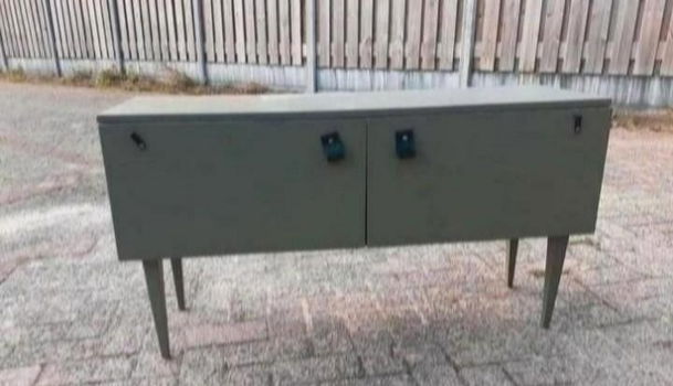 Oude vintage houten lage kast - 0