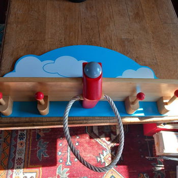 kinderkapstok, vliegtuig - hout - z.g.a.n. - 1