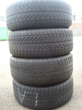 17 Inch BMW X3 VW T5 Velgen en Banden Steek 5x120 - 5