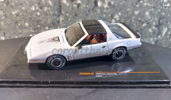 Pontiac Firebird 1982 wit 1:43 Ixo V1118 - 0