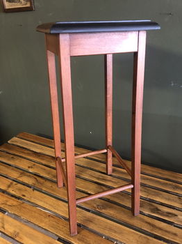 Prachtige Mid-Size Eiken Piëdestal. - 2