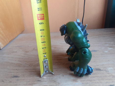 Ben 10 humungousaur figuur - 2