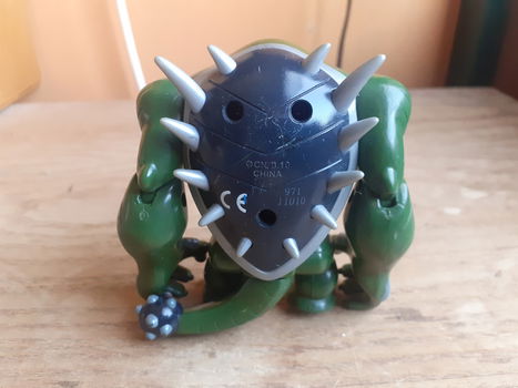Ben 10 humungousaur figuur - 3