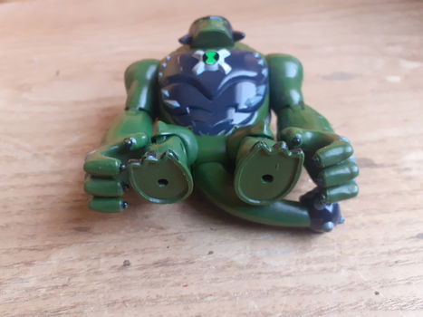 Ben 10 humungousaur figuur - 7