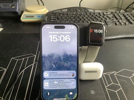 iPhone Draadloze 3 in 1 lader - 1
