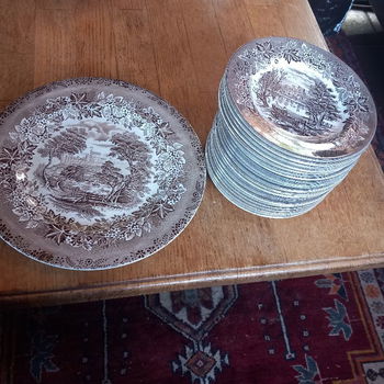 Servies: Engels Bruin Old Britain Castles - gebakschaal met 22 bordjes - 0