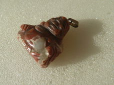 Hanger buddha / Boedha van bonte jaspis