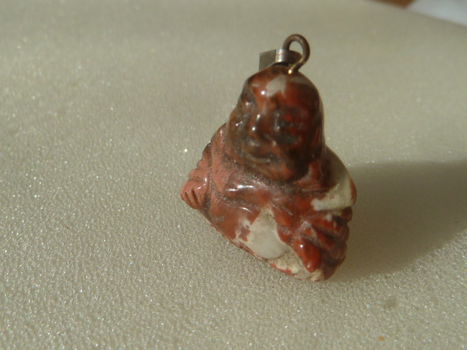 Hanger buddha / Boedha van bonte jaspis - 1
