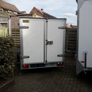 gesloten aanhangwagen roca - 1