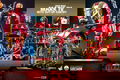 Hot Toys Iron Man 2 Mark IV with Suit-Up Gantry - 6 - Thumbnail
