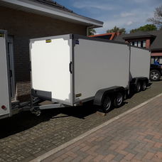 gesloten aanhangwagen