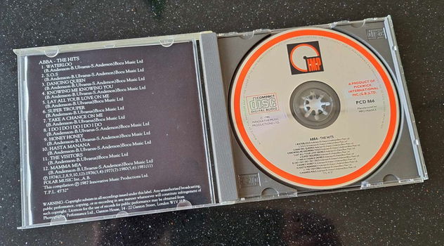 Te koop de originele CD The Hits van ABBA. - 2