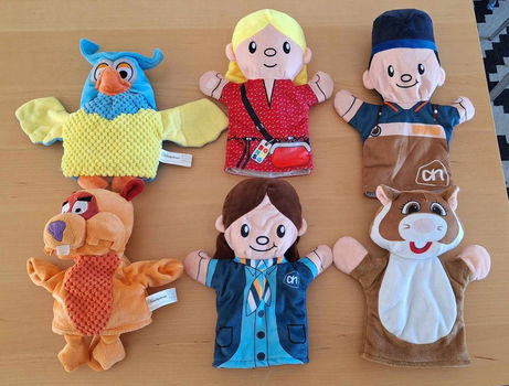 Te koop zes nieuwe handpoppen van Albert Heijn-actie. - 6