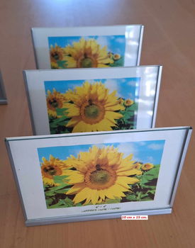 Te koop zes metalen fotolijstjes van Xenos (10 x 15 cm). - 1