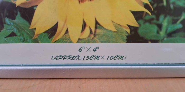 Te koop zes metalen fotolijstjes van Xenos (10 x 15 cm). - 5