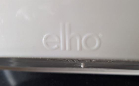 Te koop twee witte ovalen kunststof plantenbakken van Elho. - 1
