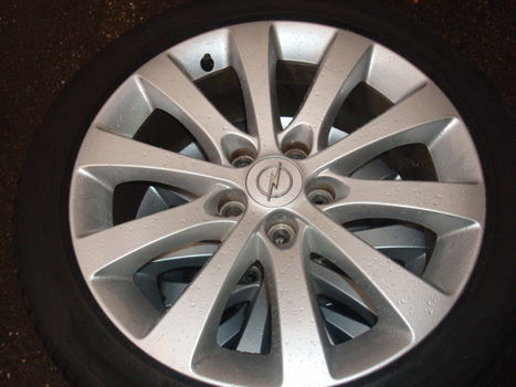 17 Inch Originele Cosmo velgen en banden steek 5x110 - 4