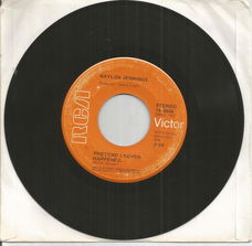 Waylon Jennings – Pretend I Never Happened (1972)