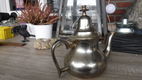 Handgeslagen vintage Afrikaanse theepot W - 3 - Thumbnail