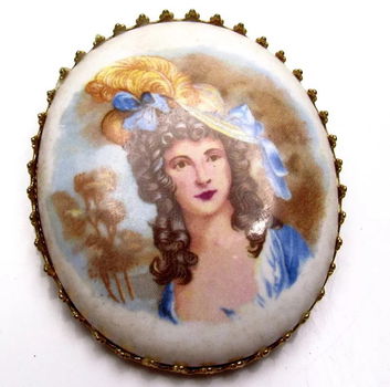 Porseleinen broche met romantische afbeelding - 1