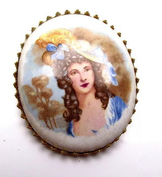 Porseleinen broche met romantische afbeelding - 2