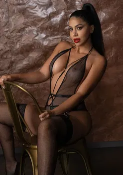 Wetlook and Fishnet Body - Zwart - 1