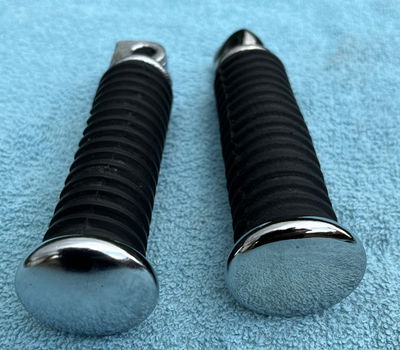 Voetsteun rubber/chroom (ruilen met volledige rubbere voetsteunen is ook mogelijk) - 2