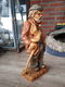 Statuur oude man met schoenen H - 1 - Thumbnail