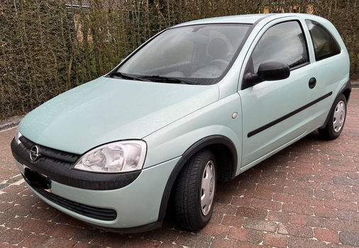 Opel corsa, 1200cc, benzine, 2002, 80584km, lime green, 1 ste eigenaar, euro 4, KEURING VERKOOP OK - 1